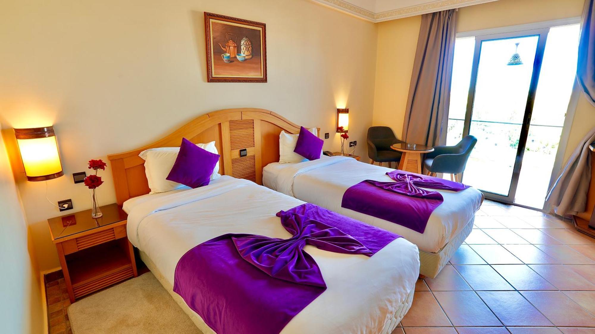 เมนเซห์ ดาเลีย Hotel แมกเนส ภายนอก รูปภาพ