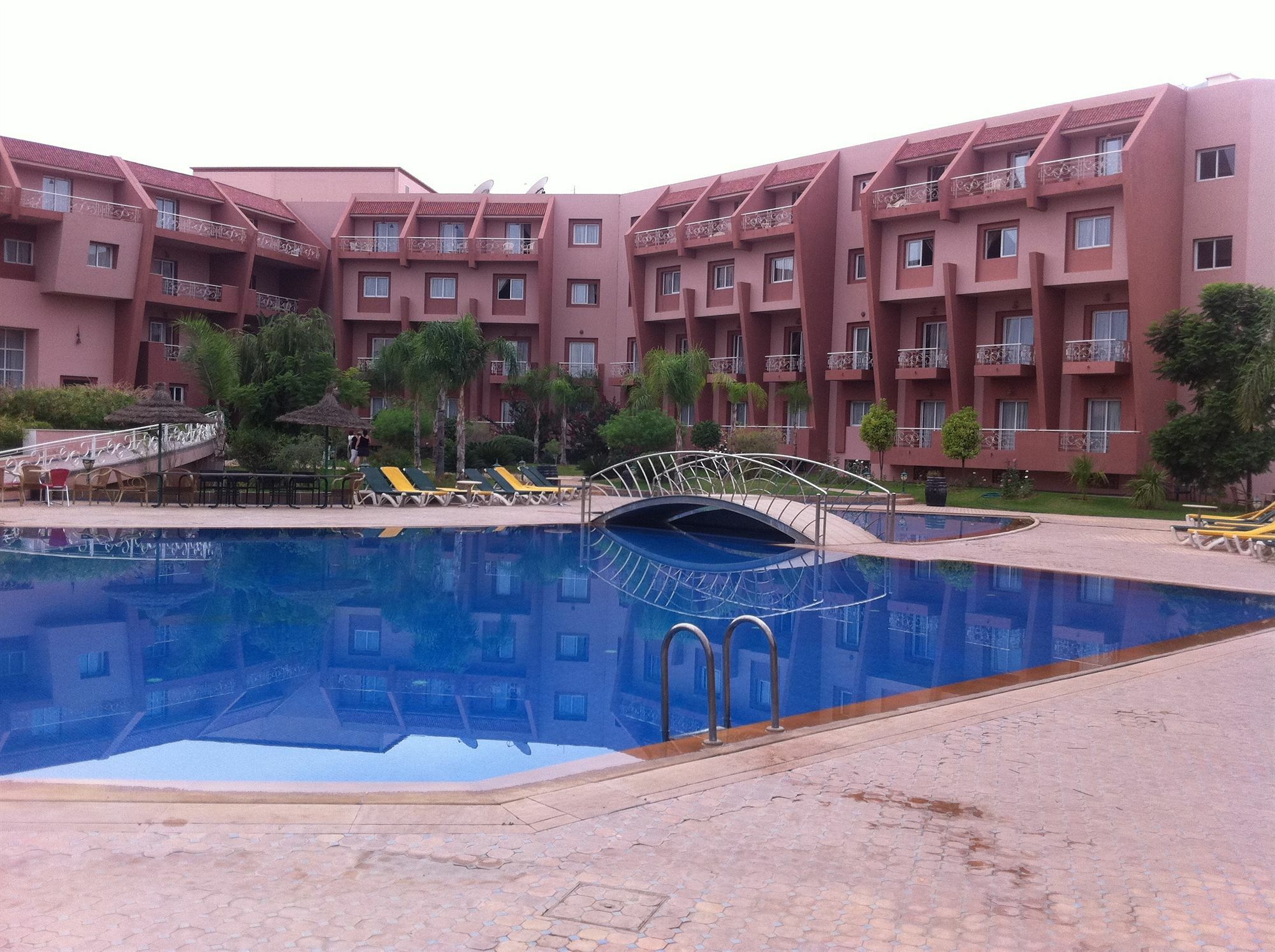 เมนเซห์ ดาเลีย Hotel แมกเนส ภายนอก รูปภาพ